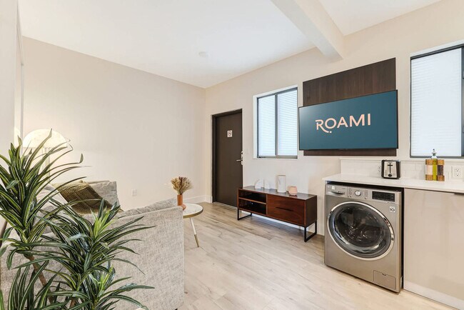 Building Photo - 3031 NE 4th Ave