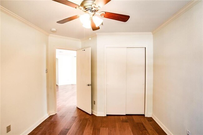 Building Photo - 122 Quail Hollow Dr