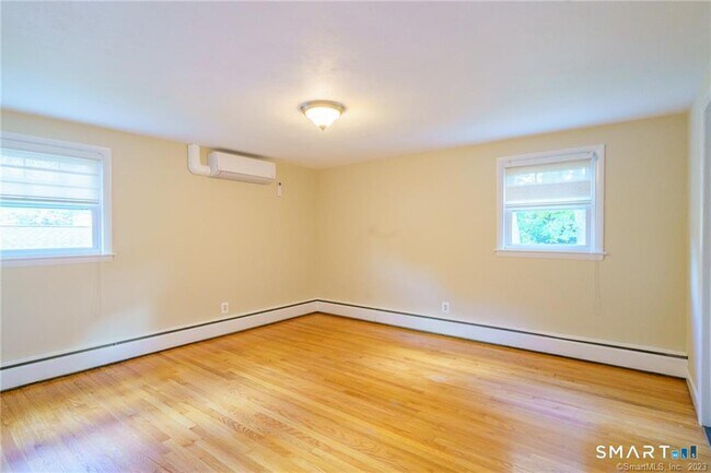 Building Photo - 33 Sky View Dr