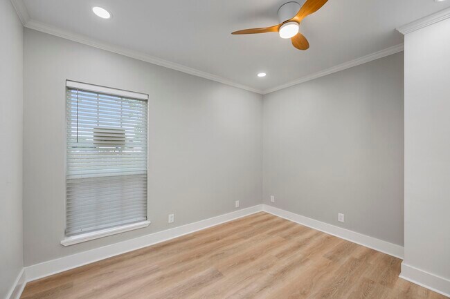 Building Photo - 6411 Illinois St