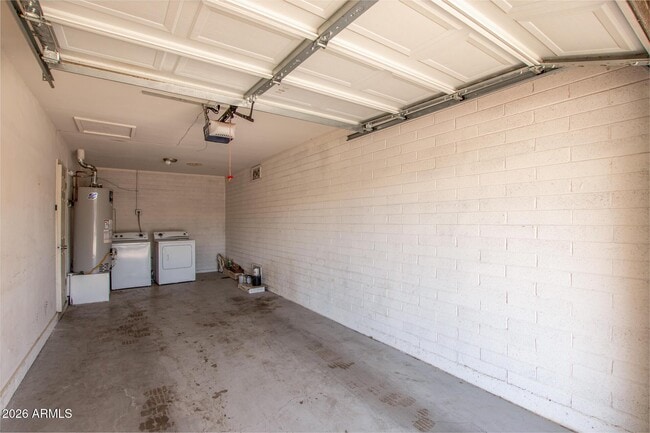 Building Photo - 312 E Hermosa Dr