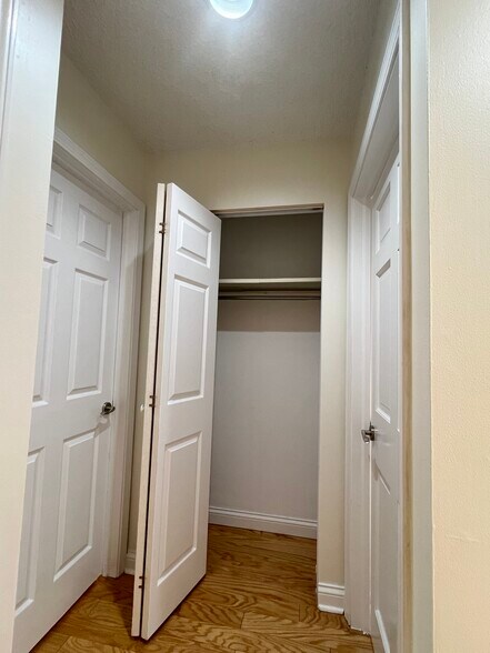 Building Photo - 247 Coventry Cir