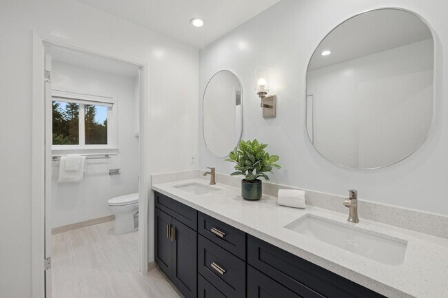 Building Photo - 243 Selby Ln