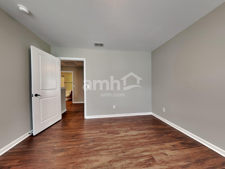 Building Photo - 144 Pine View Crossing