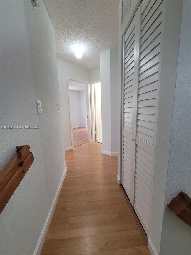 Building Photo - 14385 SW 120th Ct