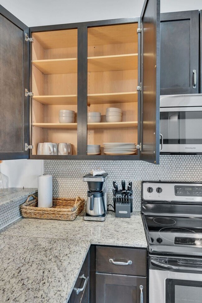 Building Photo - Furnished West End Luxury Condo