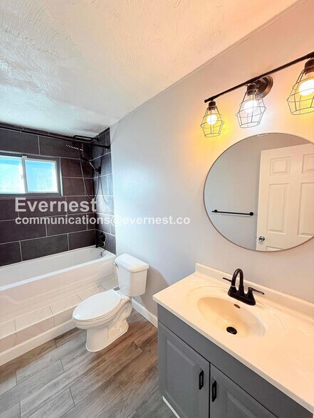 Building Photo - 9433 Sylvia St