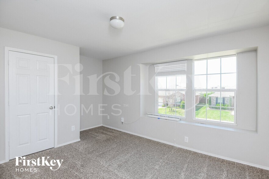 Building Photo - 8932 Puerto Vista Dr