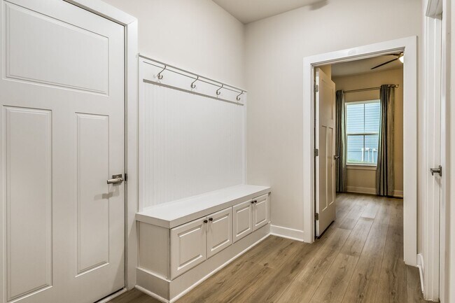 Building Photo - 2023 Hartland Stunner—6BR with 3-Car Garage