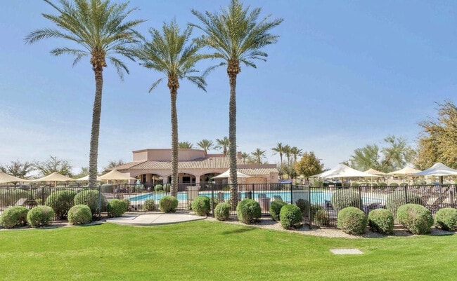 Building Photo - 14284 W Woodbridge Ave