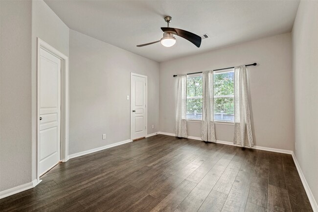Building Photo - 18682 Legend Oaks Dr