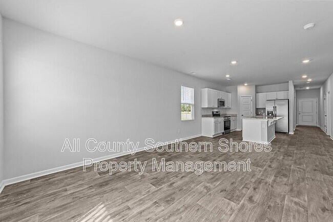 Building Photo - 136 Talladega Dr