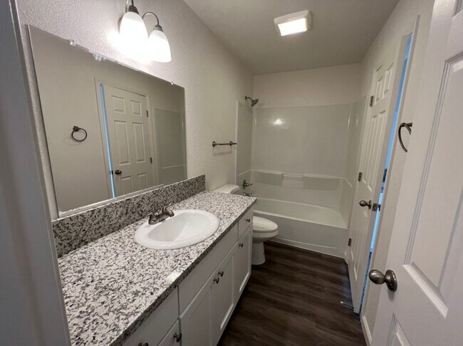 Building Photo - Two story condo in East Modesto!