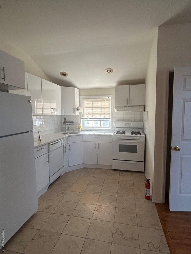 Building Photo - 202-38-202-47 47th Ave