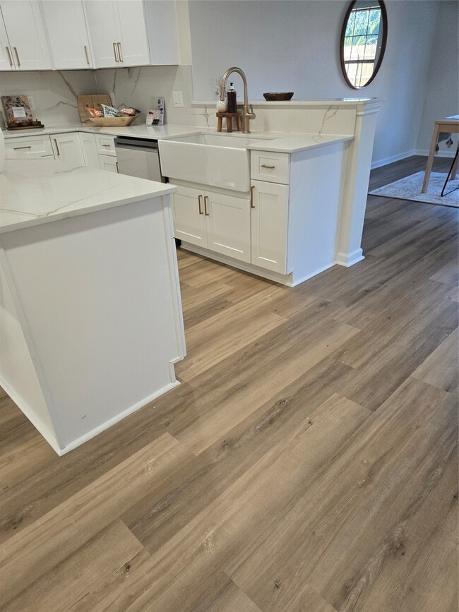 Building Photo - 511 S Roosevelt Ave