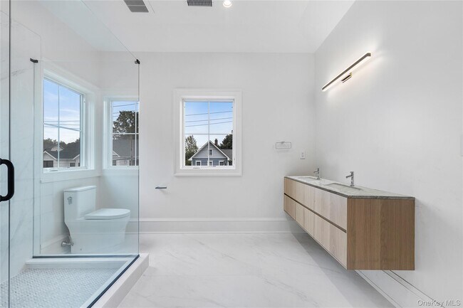 Building Photo - 75 Orchard Ave