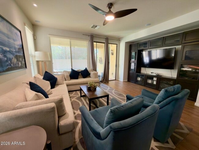 Building Photo - 51 W Hackberry Dr