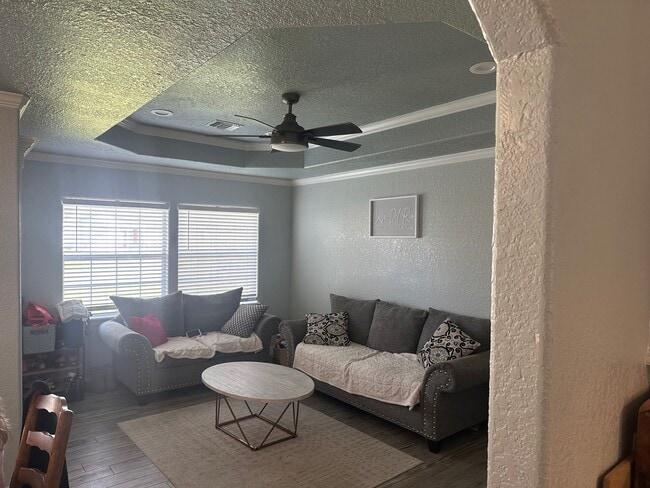 Building Photo - 430 Center Way