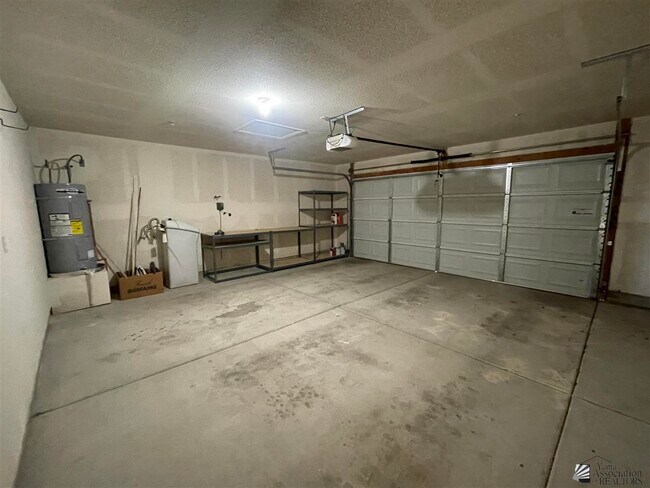 Building Photo - 9027 E 31st Ln