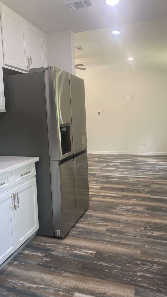 Building Photo - 6850 Boots Ln