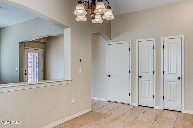 Building Photo - 3133 Red Orchard Dr