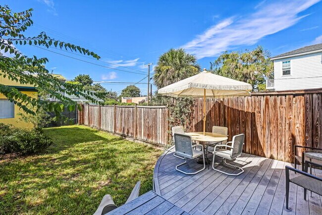 Building Photo - Design on Duffy