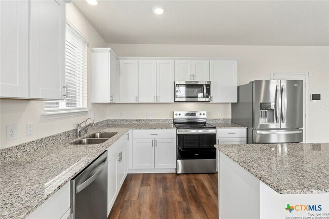 Building Photo - 162 Hazy Glade Dr
