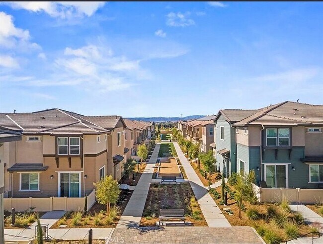 Building Photo - 32412 Tannat Dr