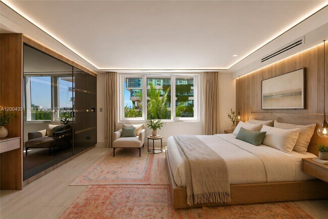 Building Photo - 2301 Collins Ave