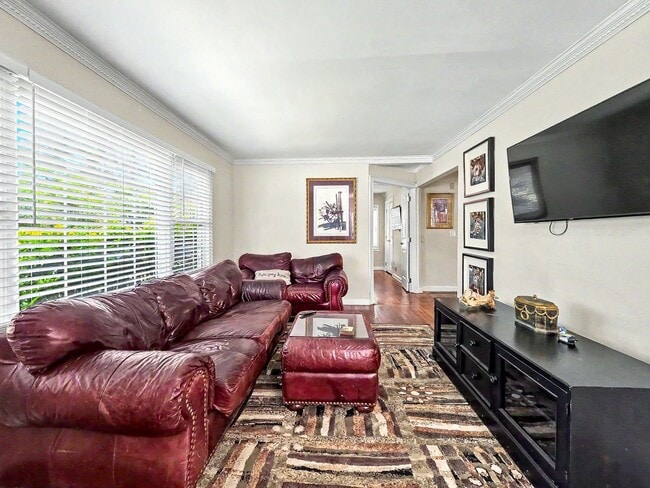 Building Photo - 2BR Home in West Midtown Near GA Tech and Shepherd Center! Furnished or Unfurnished.