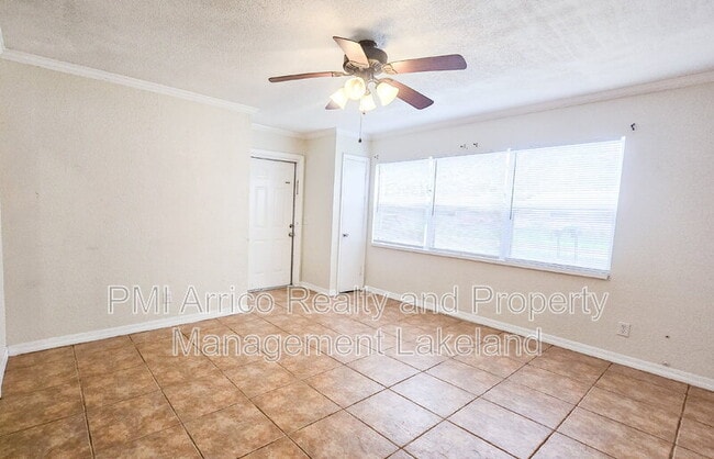 Building Photo - 2526 Edmond Cir