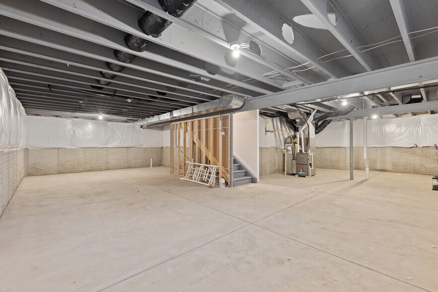 Building Photo - 1375 Theodore Dr