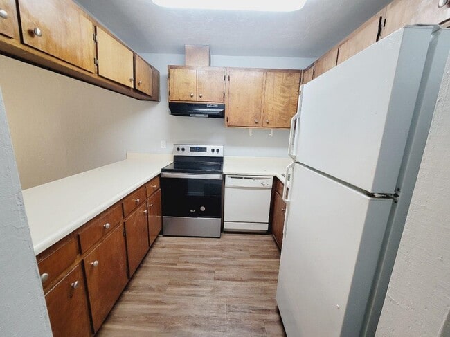 Building Photo - 1257 E Orange Ave