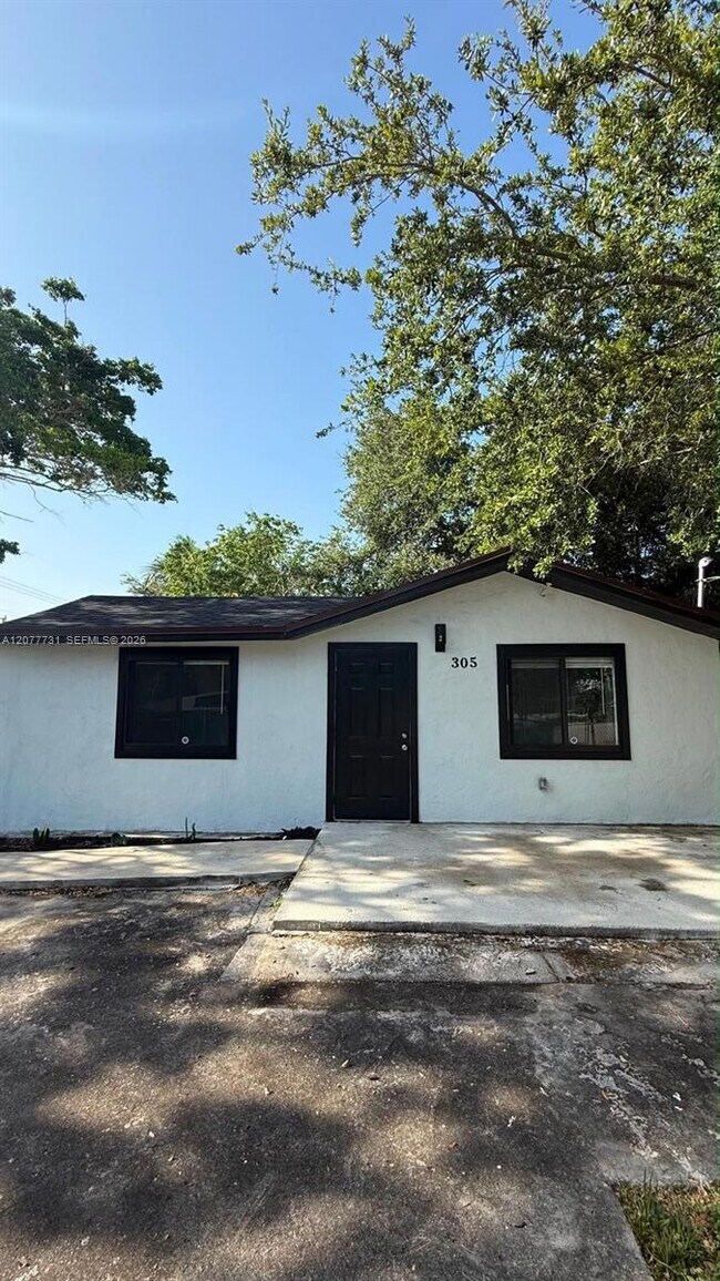 Building Photo - 305 NE 58th Terrace