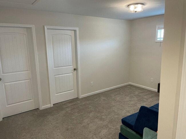 Building Photo - Stunning 4BR Home with Fenced Yard, Loft & Luxury Finishes in Elgin! Available July 1st!