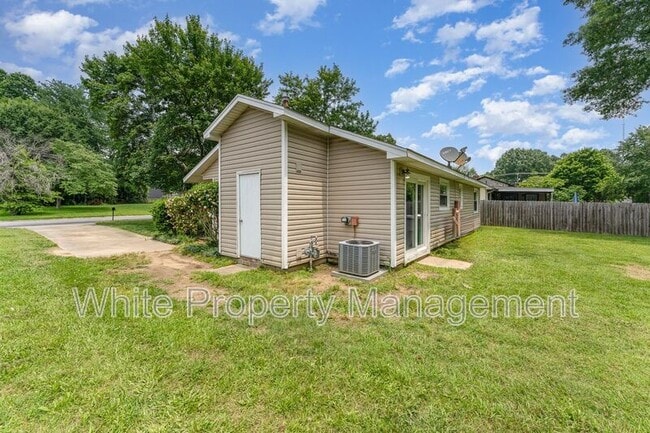 Building Photo - 7230 Newell Acres Dr