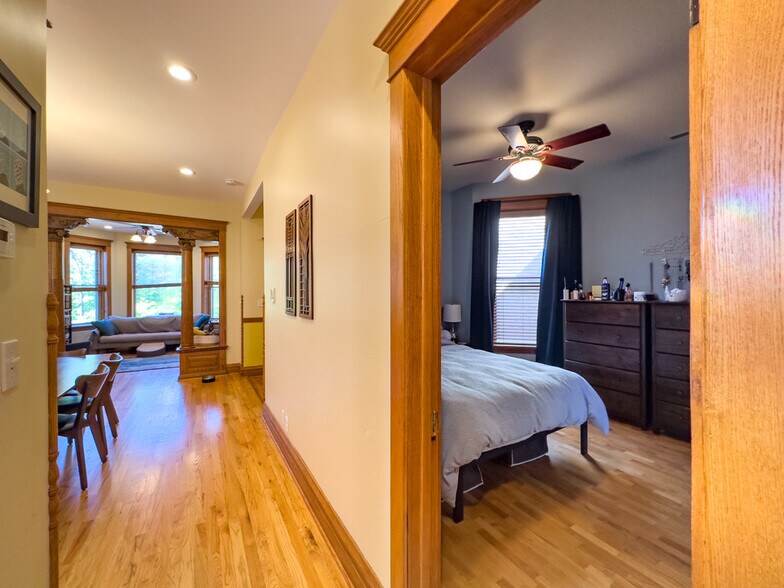 Building Photo - 2711 N Kimball Ave