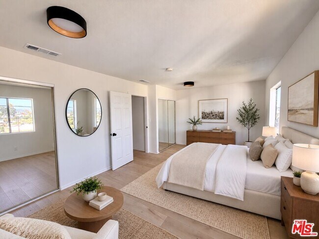 Building Photo - 1031 Coronado Ter
