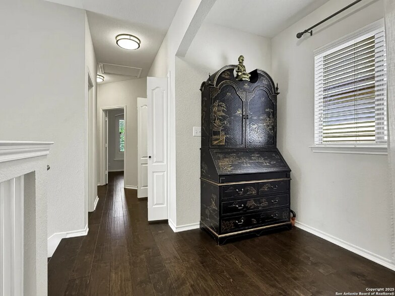 Building Photo - 1210 Cresswell Cove