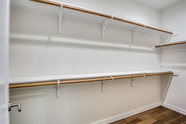 Building Photo - 6800 Menchaca Rd