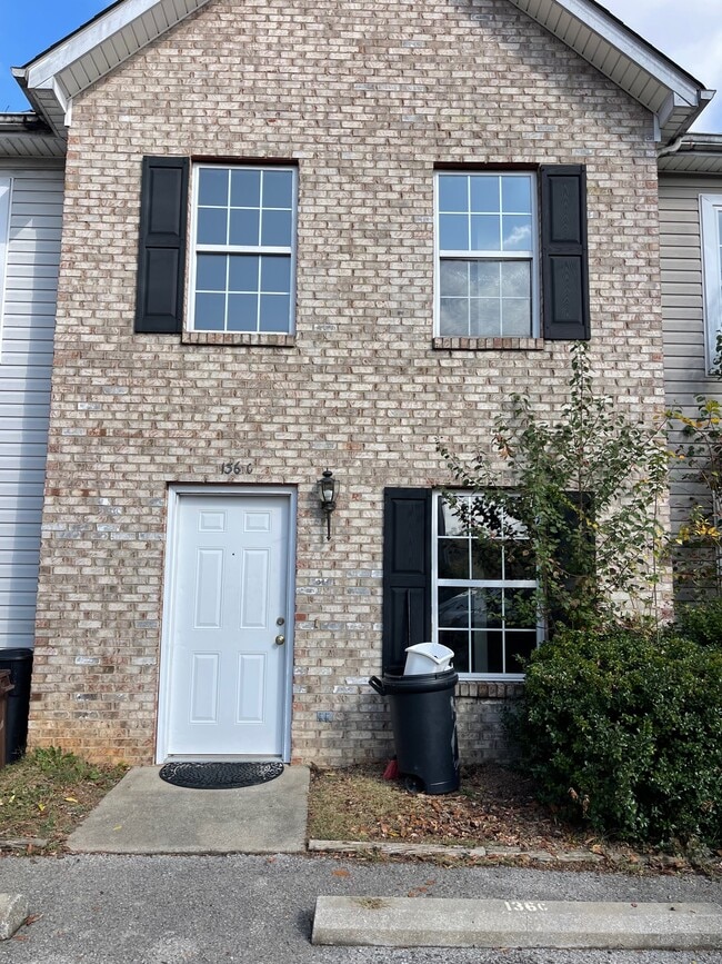 Building Photo - 136 Ashberry Dr