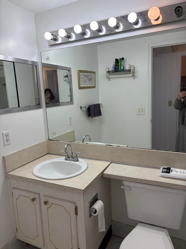 Building Photo - 44 Waltham B