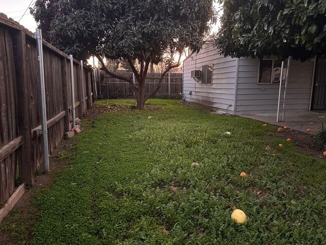 Building Photo - 1601 Virginia Ave