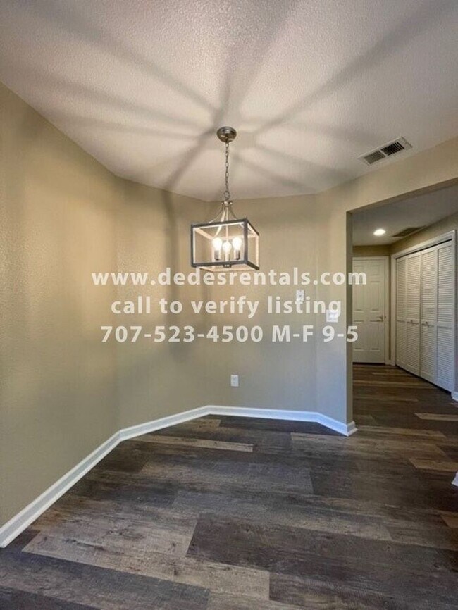 Building Photo - 2038 Stonefield Ln