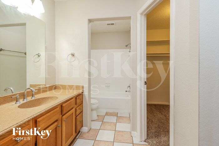 Building Photo - 22626 Guardsman Ln