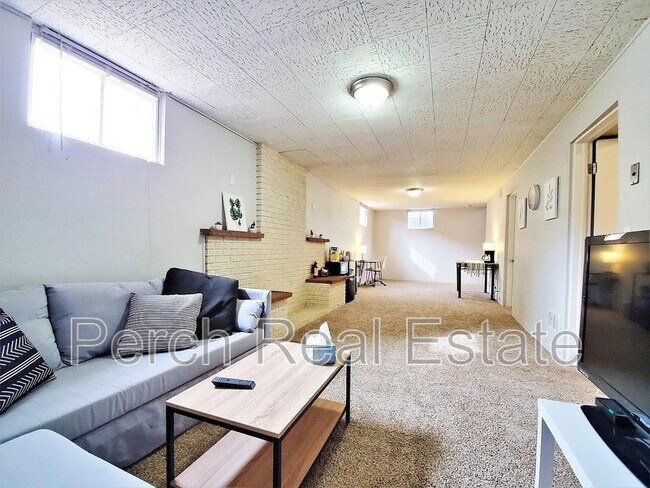 Building Photo - 2431 Grove St