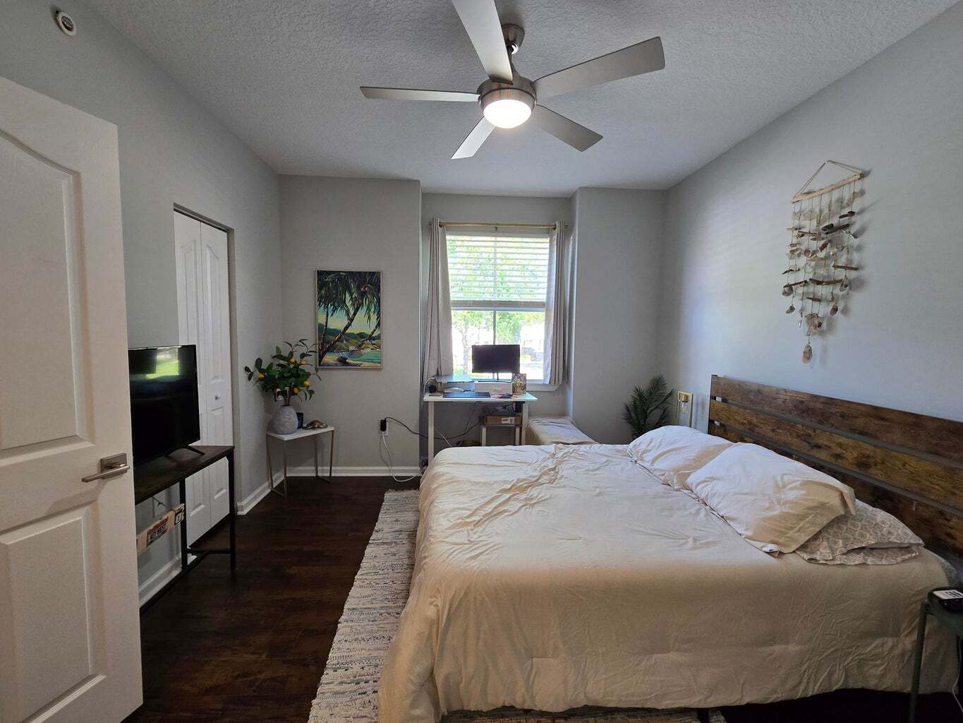 Building Photo - 2024 Alta Meadows Ln