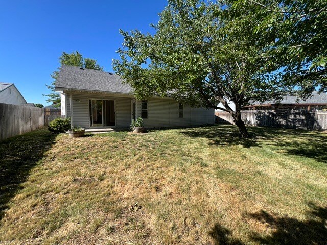 Building Photo - 3bed 3bath Great Meridian Location!