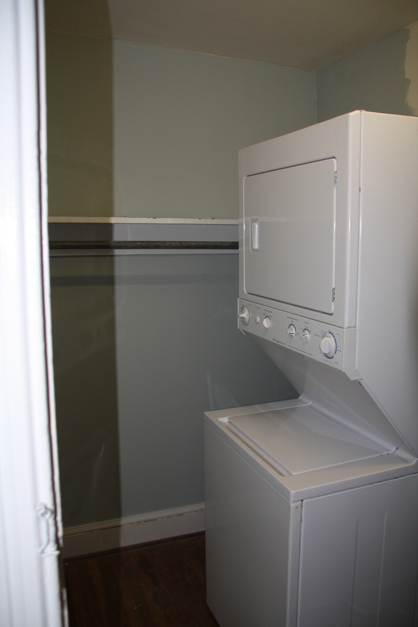 Building Photo - 921 S 48th St