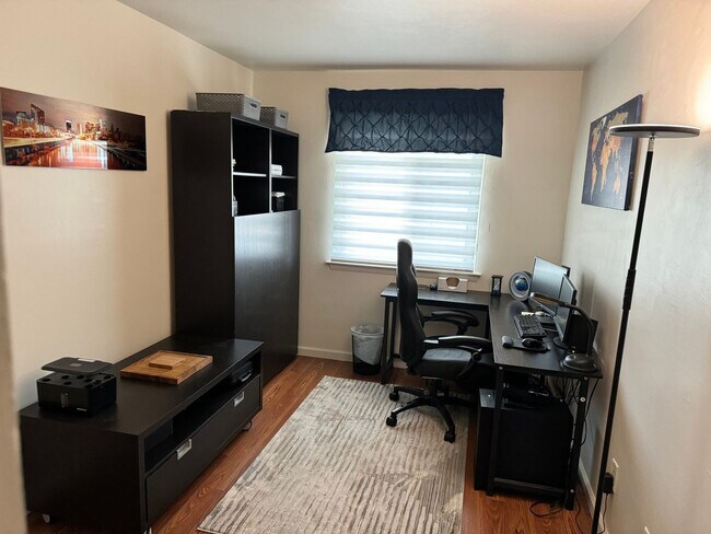 Building Photo - Charming 2BR Condo in Wallingford